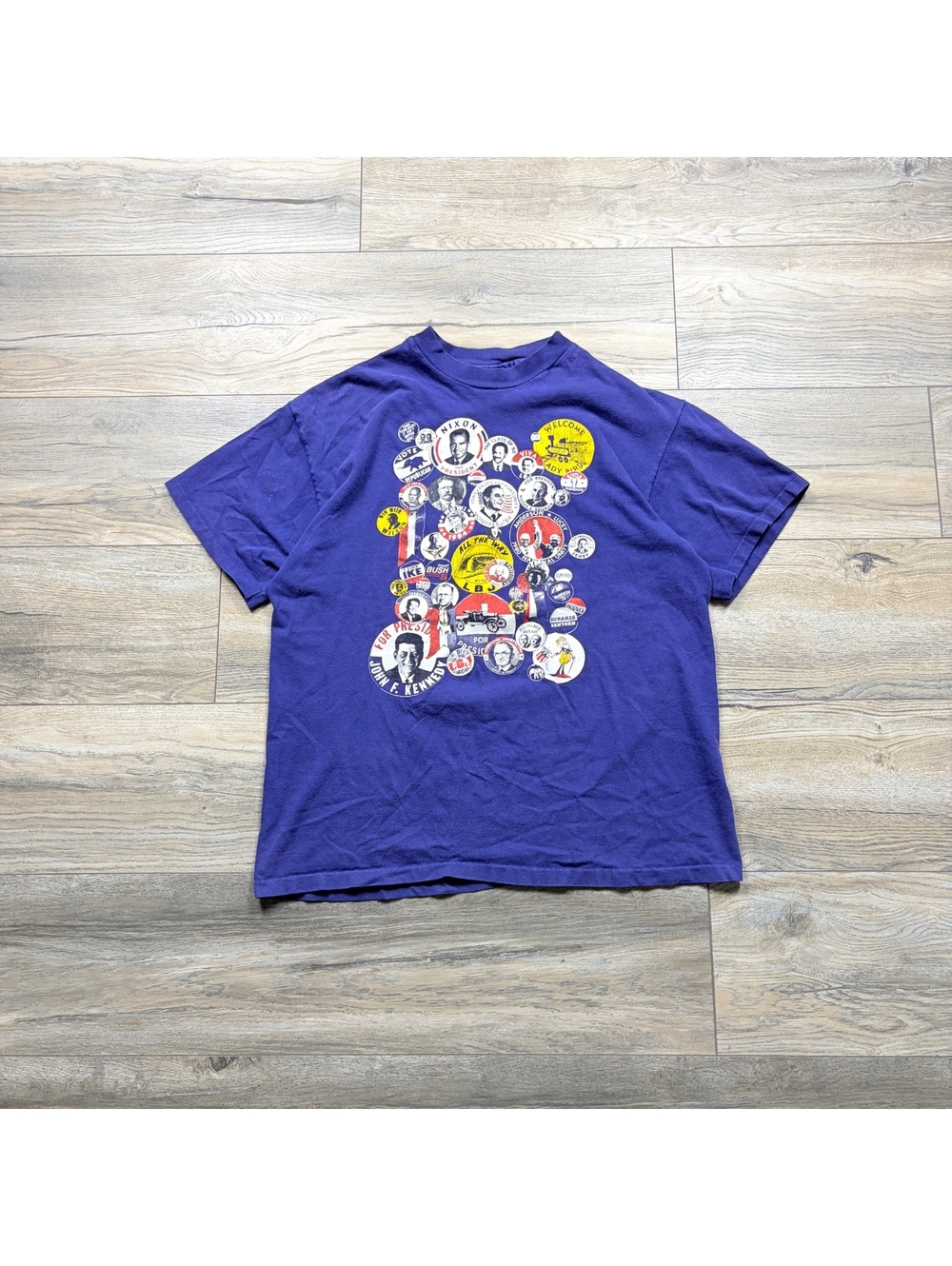 Vintage 90’s Political Campaign Button Graphic T-Shirt Size Large